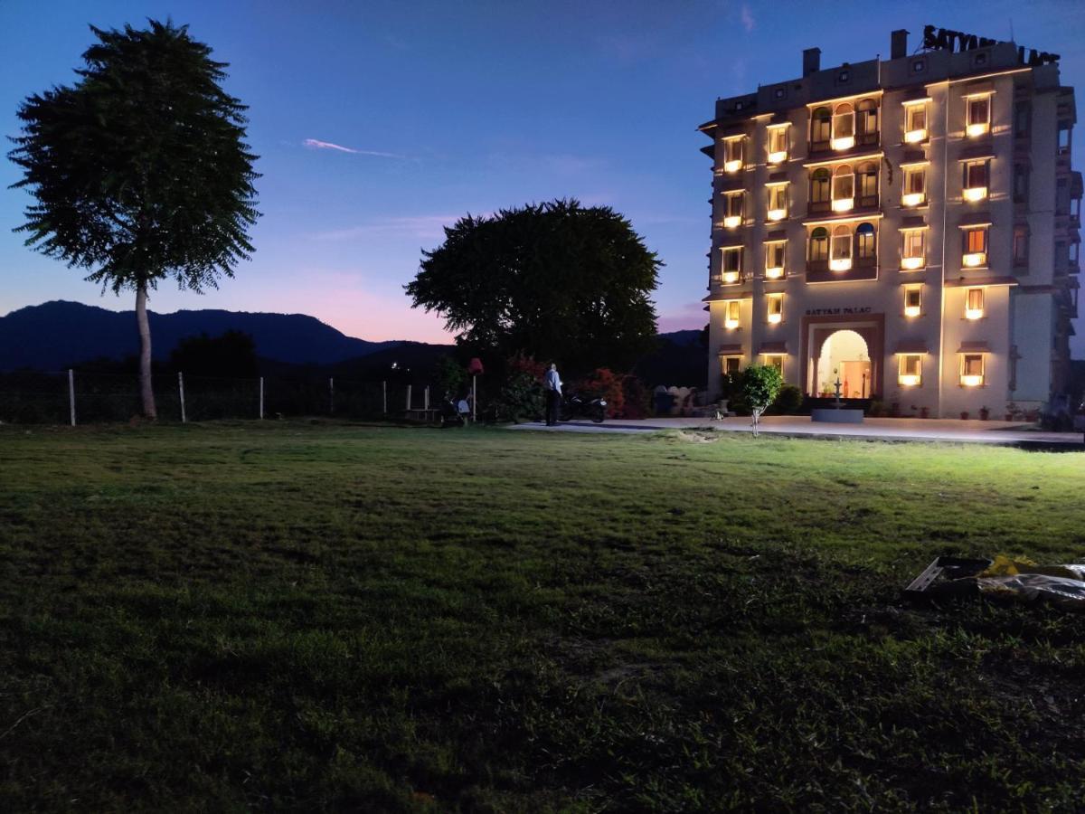 Satyam Palace Resort Пушкар Екстериор снимка