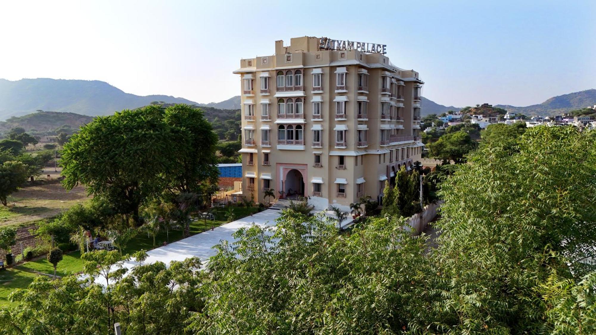 Satyam Palace Resort Пушкар Екстериор снимка