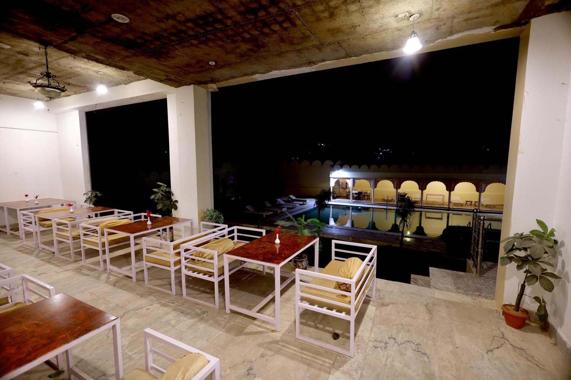 Satyam Palace Resort Пушкар Екстериор снимка