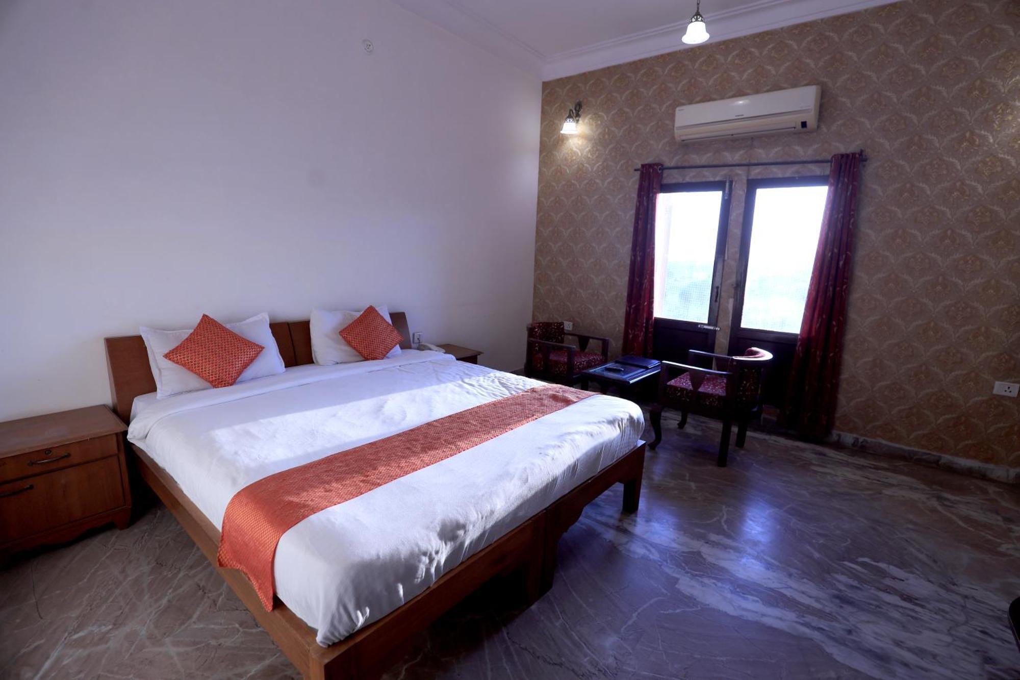 Satyam Palace Resort Пушкар Екстериор снимка